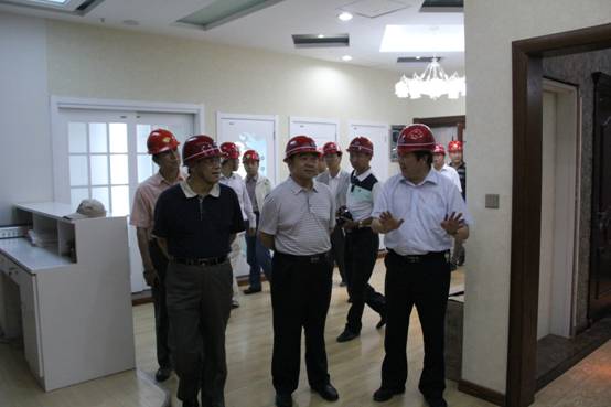 青海省經(jīng)濟(jì)委員會(huì)黨組書記、主任，省國資委  黨委副書記、副主任吳海昆實(shí)地考察物產(chǎn)集團(tuán)重點(diǎn)項(xiàng)目