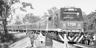 搭中國快車，促非洲發(fā)展