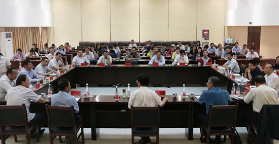 省國(guó)資委黨委副書記、副主任陳志忠 在青海物產(chǎn)集團(tuán)講專題黨課