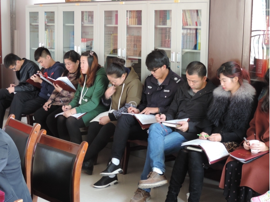 青海物產(chǎn)朝陽(yáng)物流開發(fā)投資有限公司召開&ldquo;黨的十九大精神專題學(xué)習(xí)月&rdquo;活動(dòng)動(dòng)員部署會(huì)